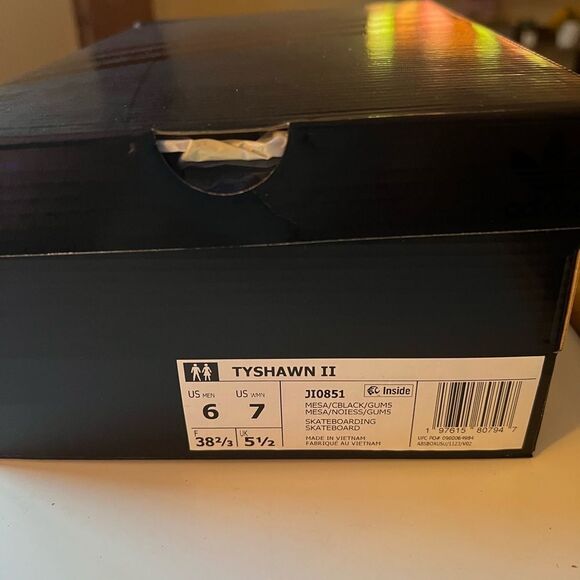 Adidas Unisex Tyshawn 2 Skateboard Sneakers M6/W/7 - Picture 12 of 12